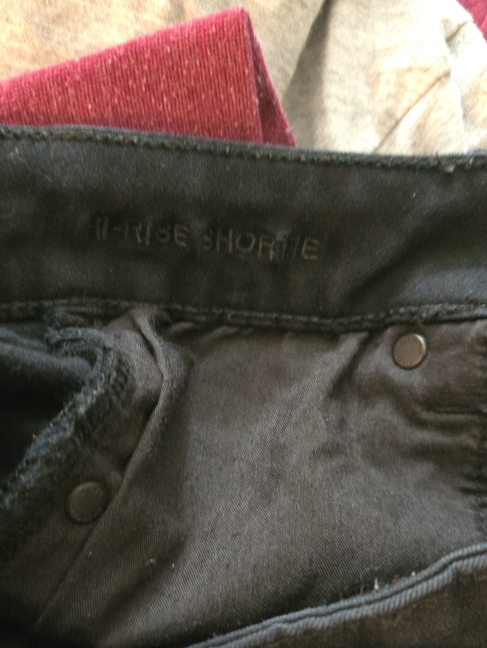 American Eagle Outfitters Black Cuffed Hem Jean Shorts - Picture 4 of 5